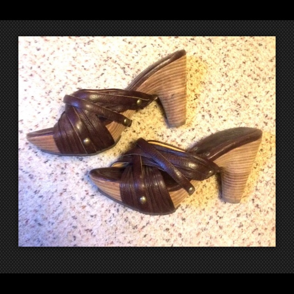 SOLD- Frye Reese Strappy Heel, Size 6.5, Brown